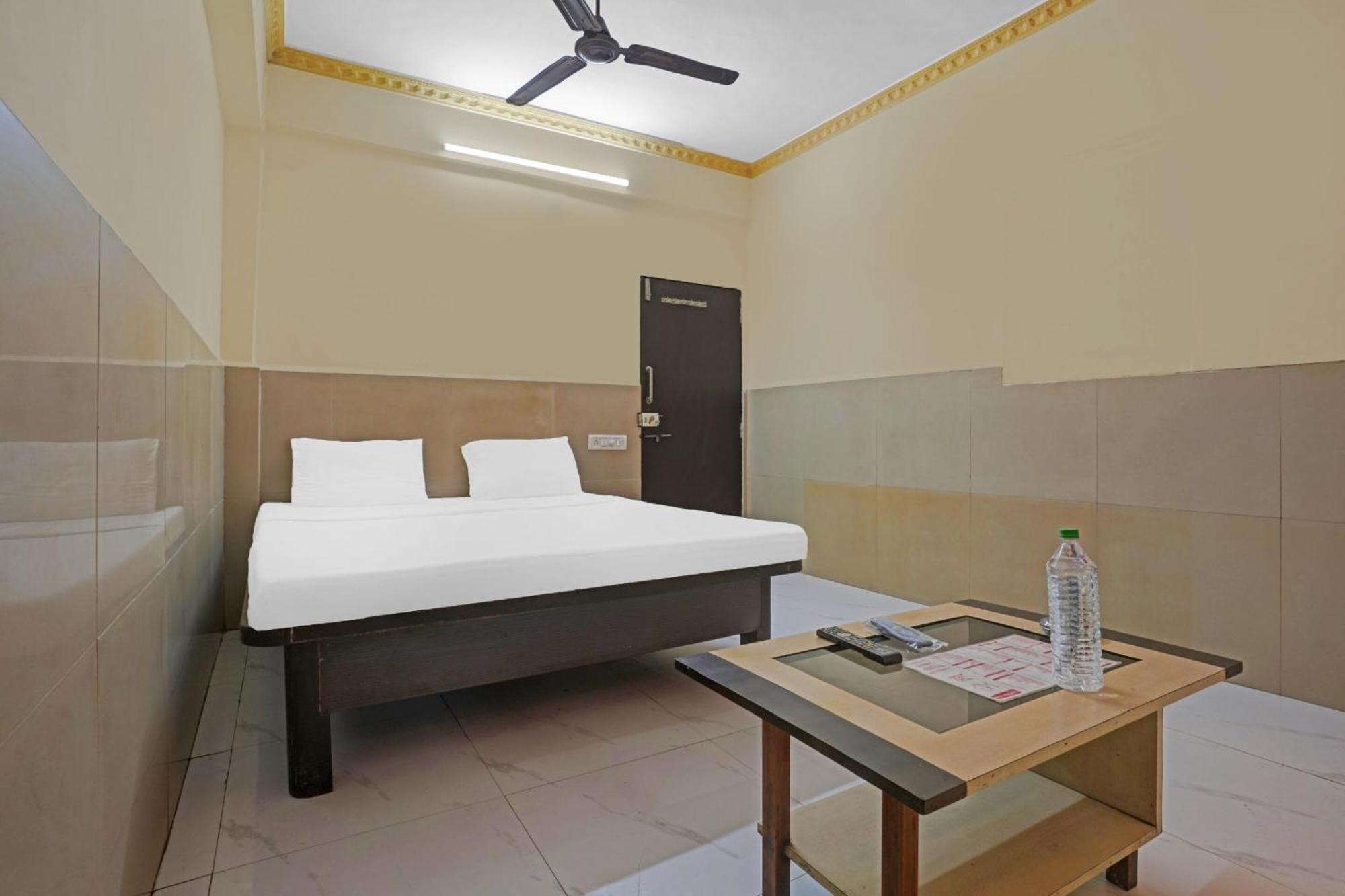Spot On 81122 Alfa Lodge Bombaim Exterior foto