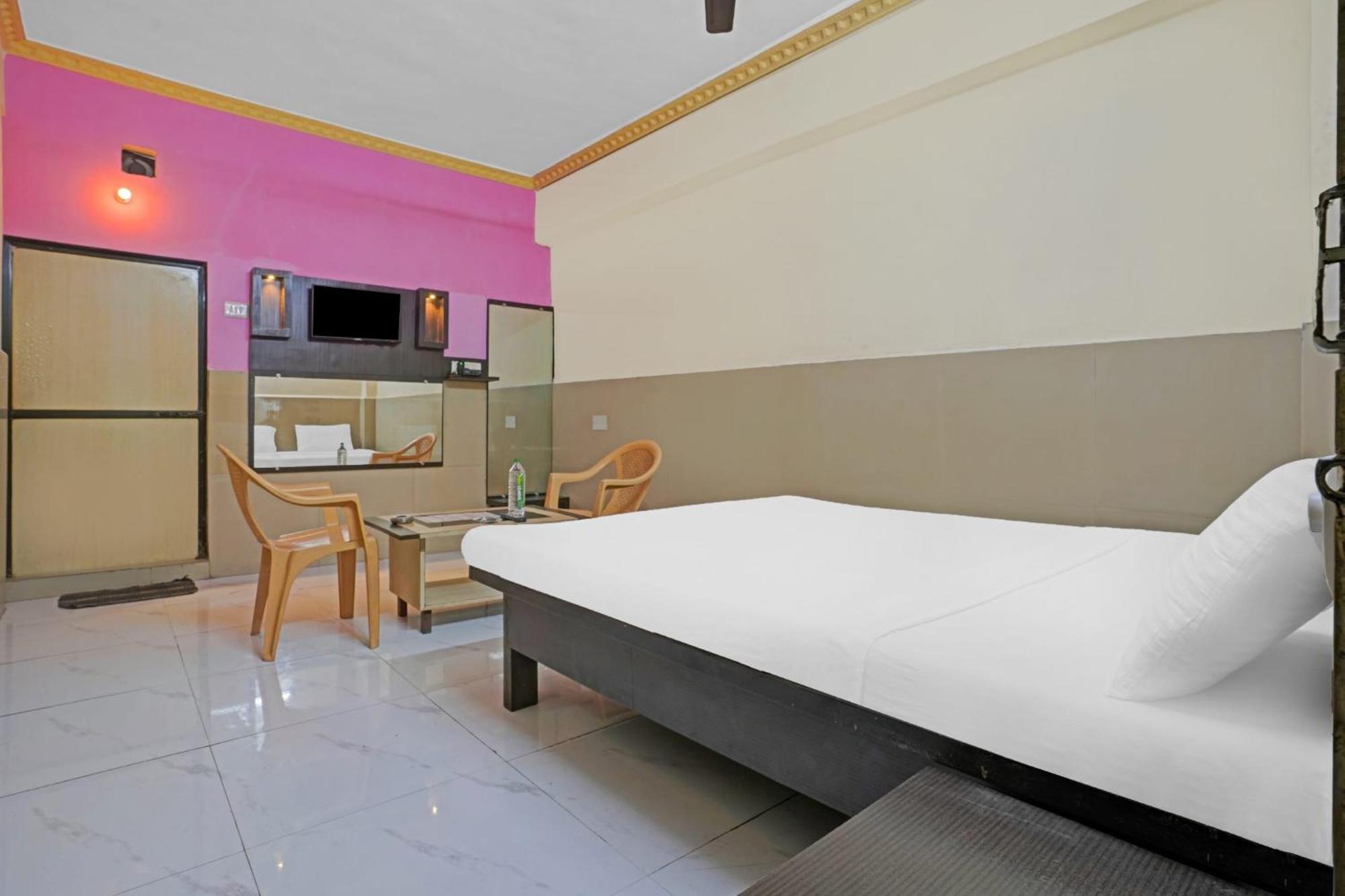 Spot On 81122 Alfa Lodge Bombaim Exterior foto