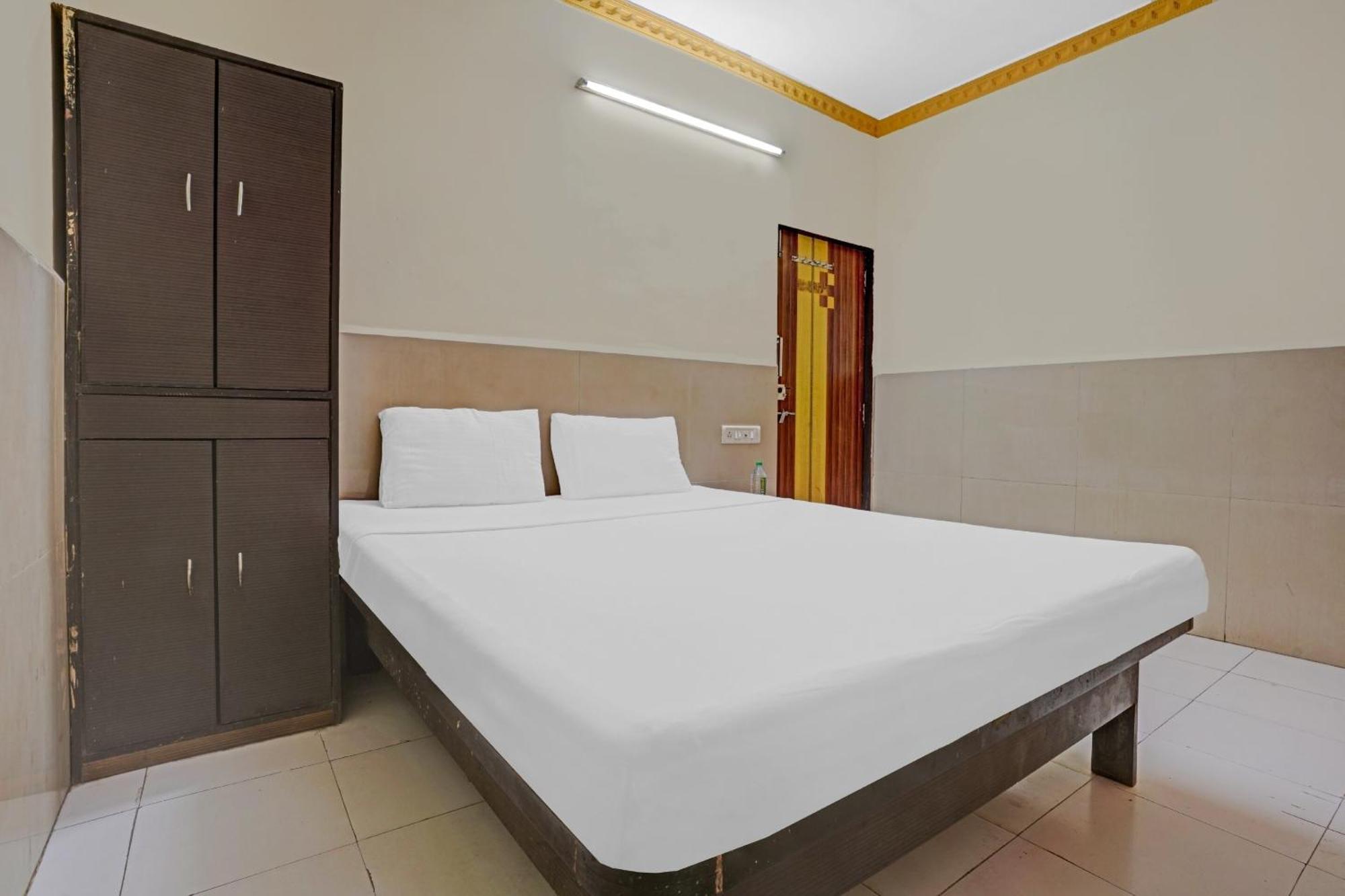 Spot On 81122 Alfa Lodge Bombaim Exterior foto
